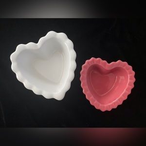 NWOT Set of Two Chantal Heart-shaped Baking Dishes